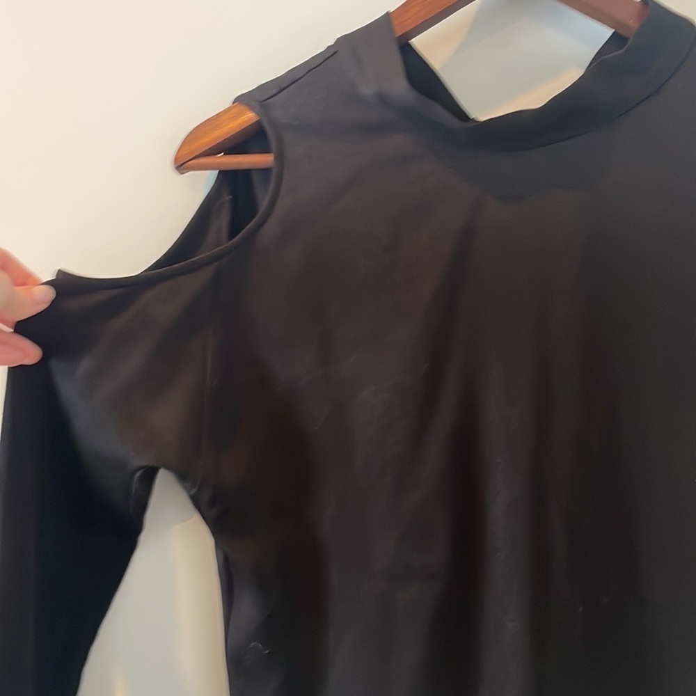 Aritzia Wilfred Cold Shoulder Silk Blouse - Picture 3 of 11